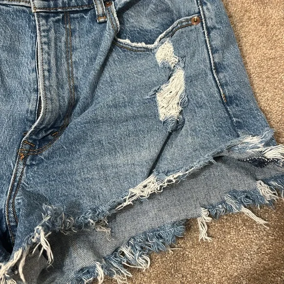 COPY - Abercrombie & Fitch High Rise Denim Shorts - Picture 4 of 5